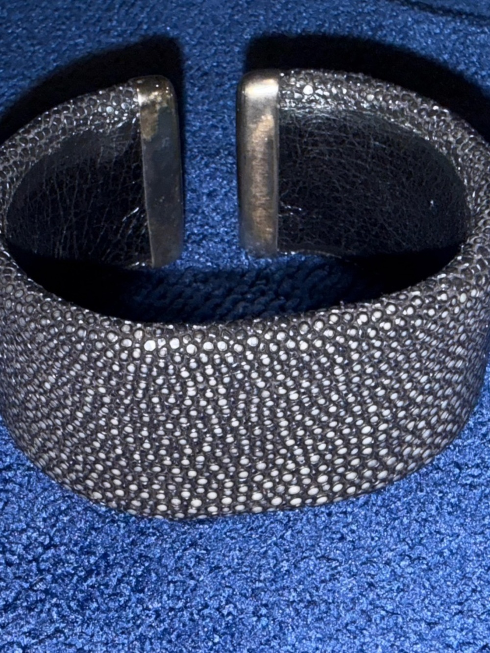 Unisex Black Stingray-Effect Open Cuff Bracelet with Silver-Tone Caps